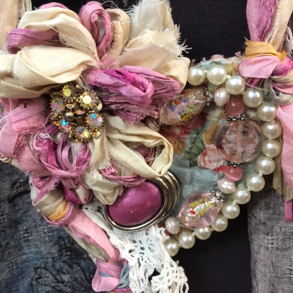 UNIQUE HANDMADE MAUVE JEWELED SCARF - Picture 3 of 3